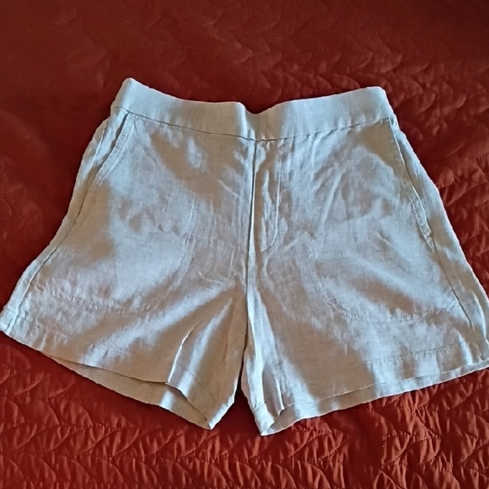 Banana Republic Cream Bermudas Relaxed Fit Shorts